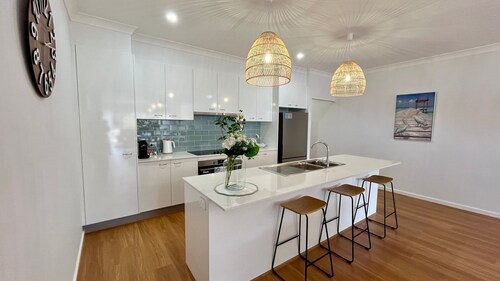 Jo Sea , Luxury in Vincentia with Ocean Views
