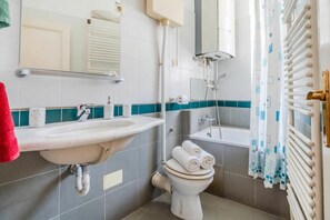 Bathroom - Cozy Studio in the Center of Zagreb (Zagreb)