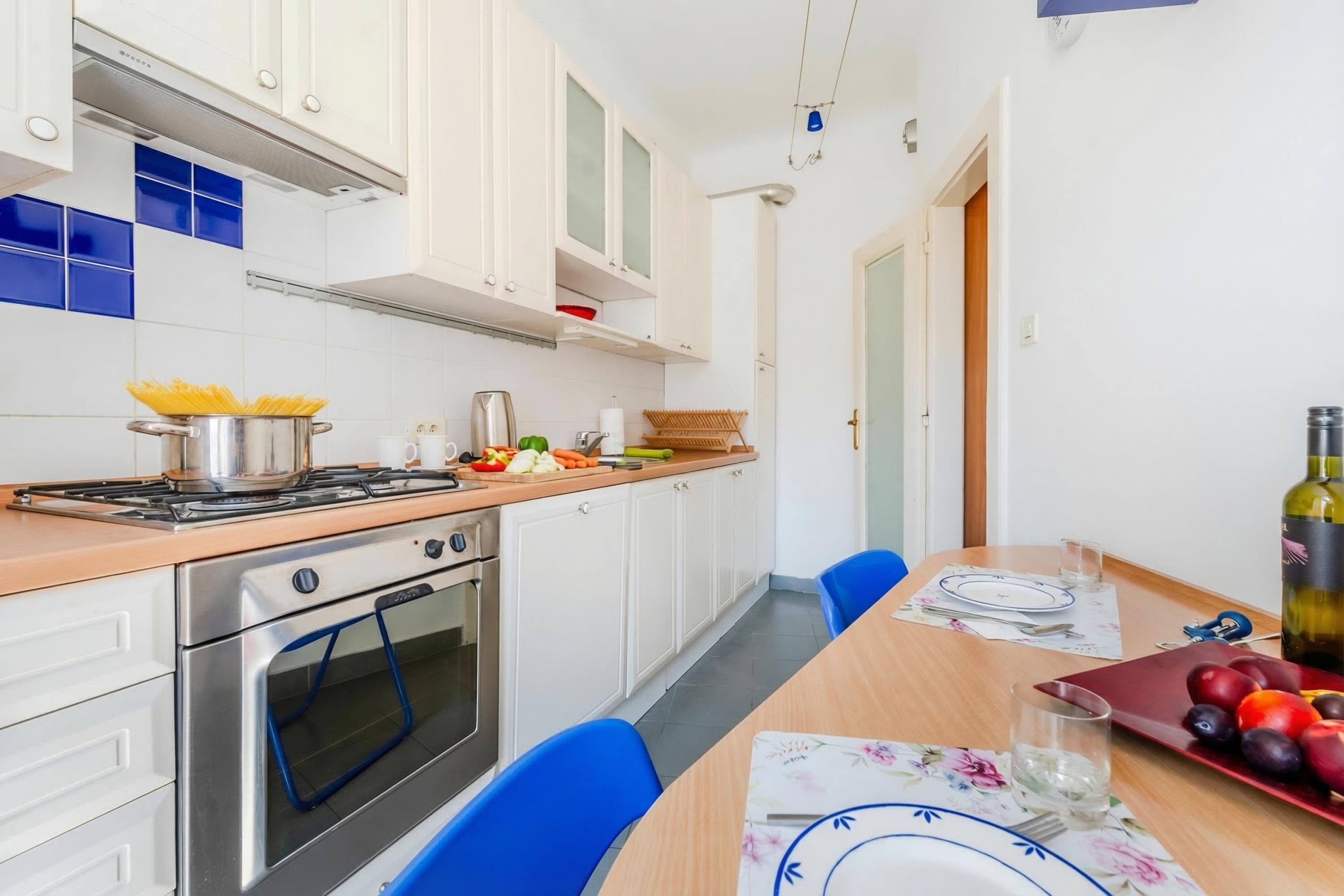 Studio – honeymoon (Cozy Studio in the Center of Zagreb) | Eget kjøkken | Kjøleskap, ovn, kokeplater og oppvaskmaskin