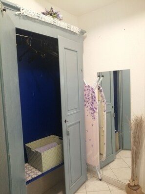 Interior - Perle Rare (Menton)