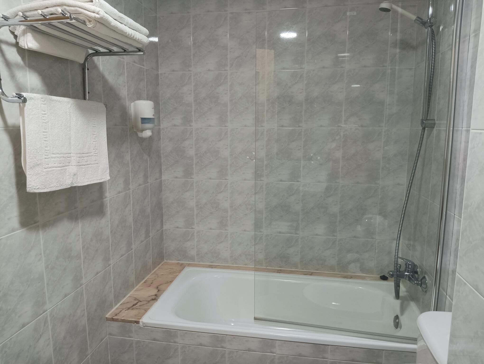 Double or Twin Room | Bathroom | Hair dryer, towels, soap, shampoo