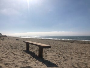 Beach nearby - 20% Off June 6-10! Walk To Beach, Private Hot Tub* (Ventura)