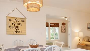 House, Berbilang Katil (1st Street Bungalow) | Tempat makan