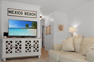 Casa, varias camas (1st Street Bungalow) | Zona de estar