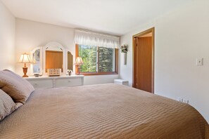 3 bedrooms, free WiFi, bed sheets