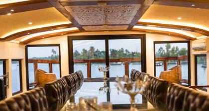 Northstar 6 Bedroom A/c Private Houseboat With All Meals +91 8281314040