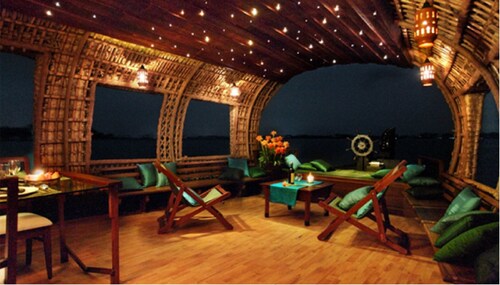 Northstar 6 Bedroom A/c  Private Houseboat With All Meals  +91 8281314040