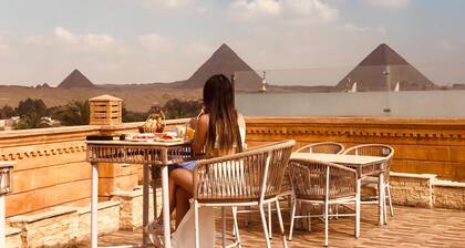 Taj pyramids view inn
