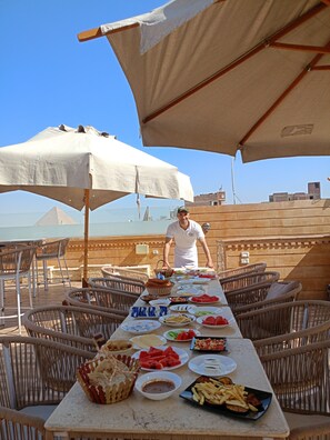 Tägliches inbegriffenes Frühstücksbuffet