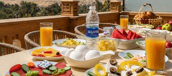 Taj pyramids view inn