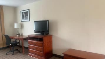 Escritorio, espacio para trabajar con laptop y wifi gratis