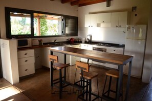 Micro-ondes, four, plaque de cuisson