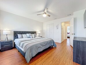 3 chambres, fer et planche à repasser, lit parapluie, Wi-Fi gratuit