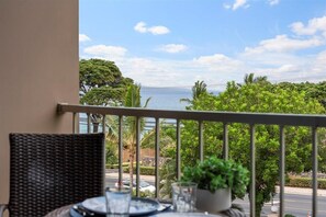 Property grounds - Maui Paradise! Ocean Views, Steps to Beach, AC! Pacific Shores 315 (Kihei)