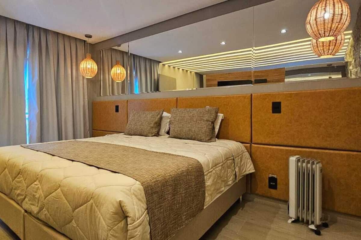 1 bedroom, premium bedding, minibar, desk