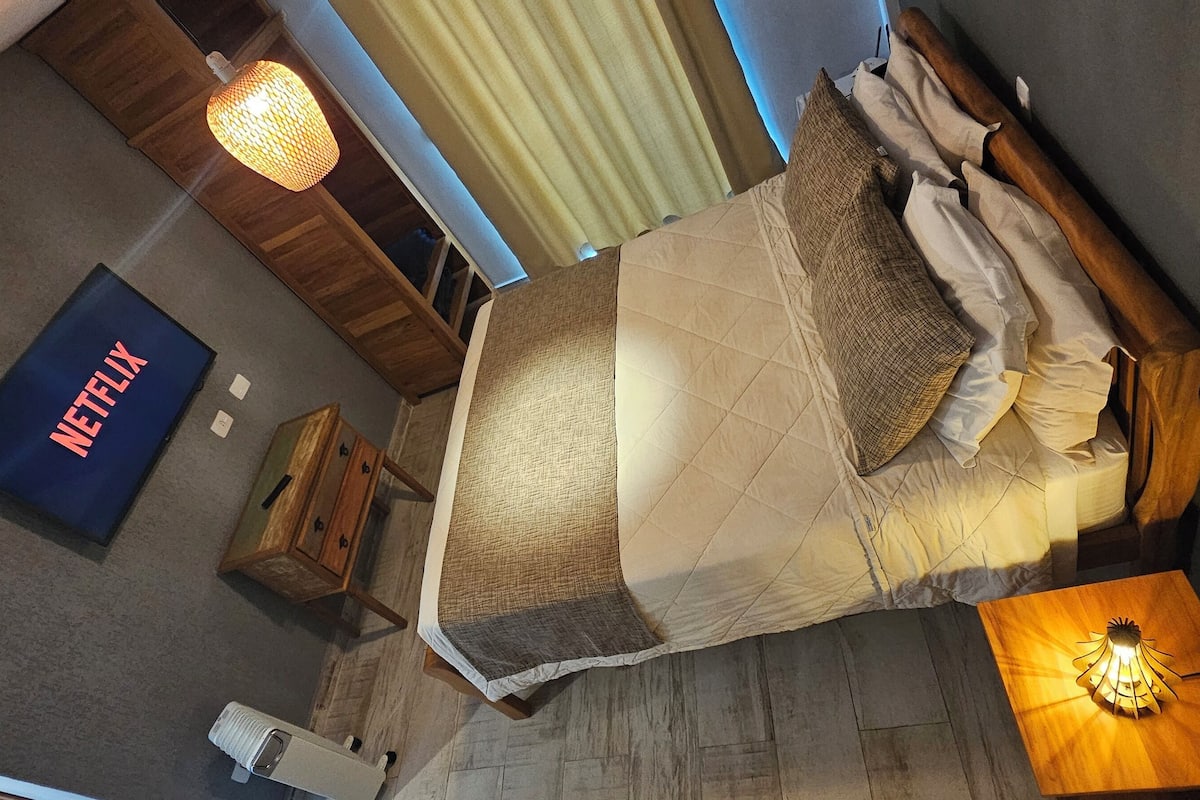Deluxe Double Room, 1 Queen Bed, Mountain View | Premium bedding, minibar, desk, laptop workspace