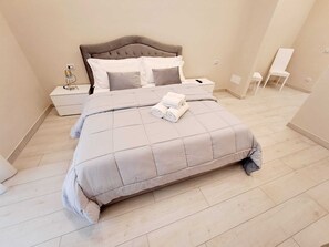 Deluxe Double Room | Free WiFi - B&B POMPEI CENTER LUXURY VIA ROMA (Pompei)