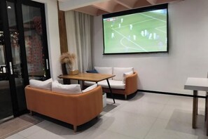 Ballroom - The Valley of Flowers (Lijiang)