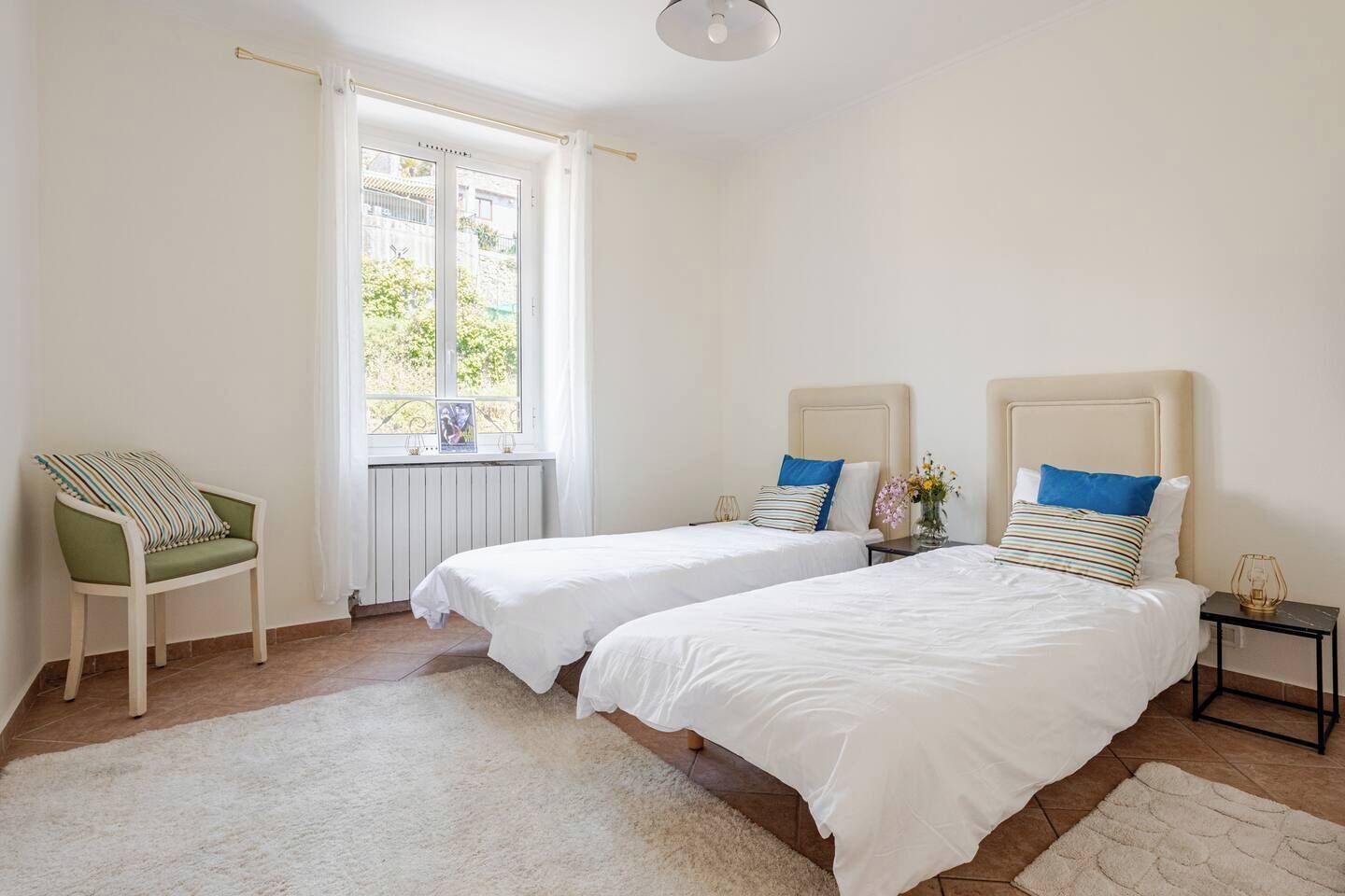 2 chambres, fer et planche à repasser, Wi-Fi, draps fournis