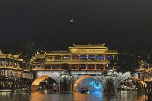 Unclassified image, 3 of 13, button - Phoenix Tuojianglou Diaojiaolou Inn (Fenghuang County)