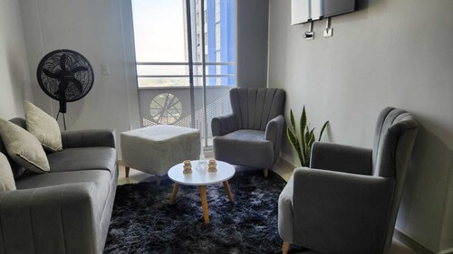 Hermoso apto con piscina 