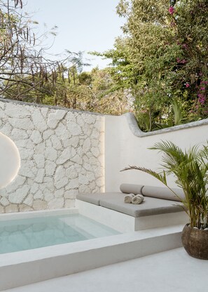 Pool - Aesthetic Design Suite Fuego with Pool (Cancún)