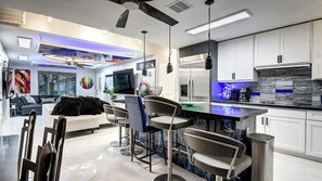 Interior - Just Listed! Htd Pool-Spa 7 Kings or 14 total beds (Tempe)