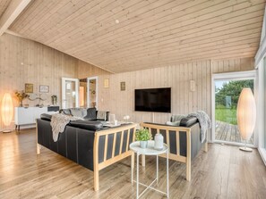 Tv och eldstad
