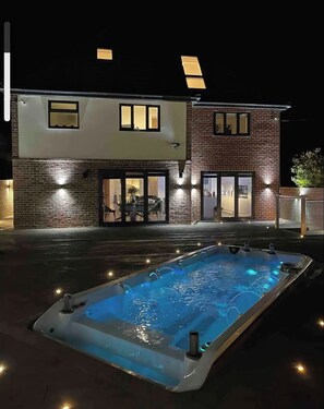 House | Pool | Indoor pool - Branksome 4-house Sleeps 8 With Hot Tub & Parking (Worcester)