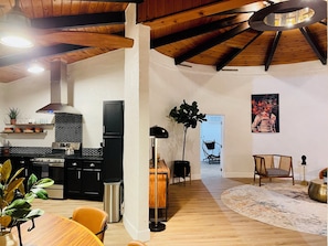 Interior - Unique Round House w/ Fire Pit (Desert Hot Springs)