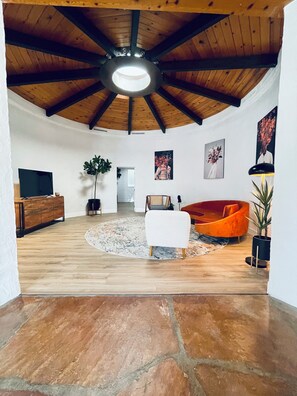 Interior - Unique Round House w/ Fire Pit (Desert Hot Springs)