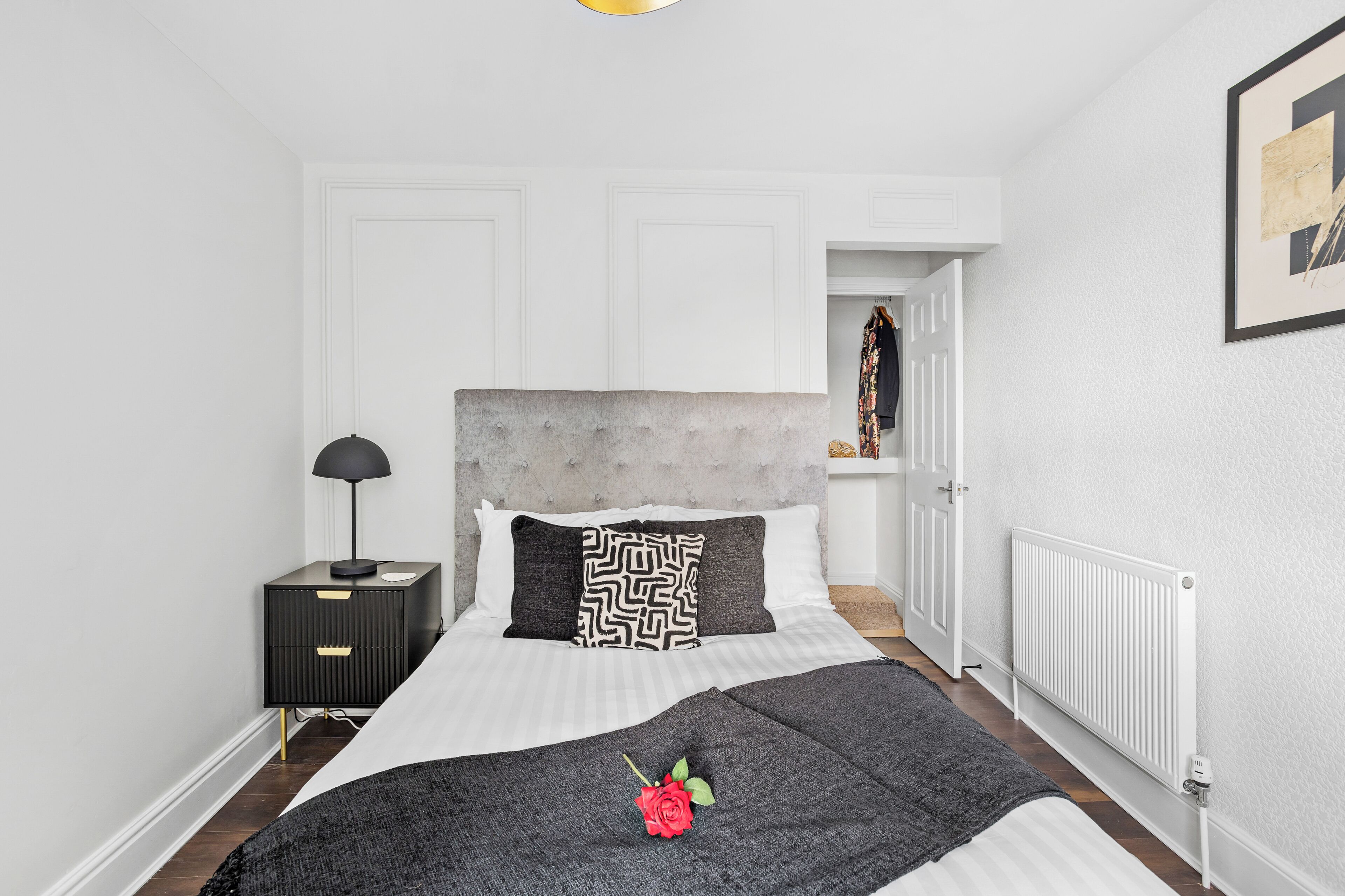 1 chambre, fer et planche à repasser, lit parapluie, Wi-Fi gratuit