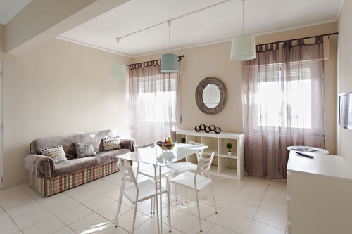 Bluesky in Faro With 1 Bedrooms and 1 Bathrooms