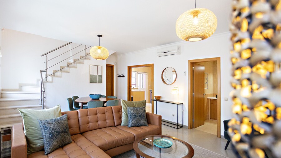 Pink House in Faro With 3 Bedrooms and 3 Bathrooms