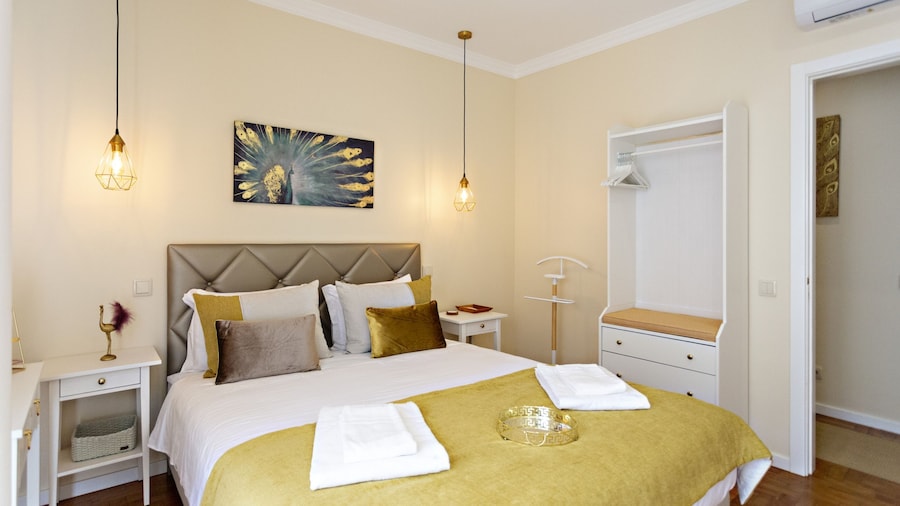 Blue Peacock in Faro