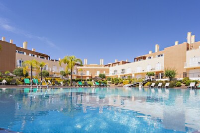 CG 12B - Pool - Cabanas Gardens