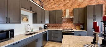 Fishers Loft A - New! Gorgeous! Downtown!