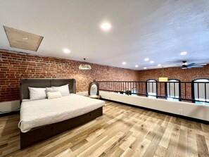 2 Schlafzimmer, Schreibtisch, Reisekinderbett, kostenloses WLAN