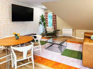 Apartment, 1 Queen Bed with Sofa bed, Non Smoking, Kitchen | 1 bedroom, iron/ironing board, free WiFi, bed sheets