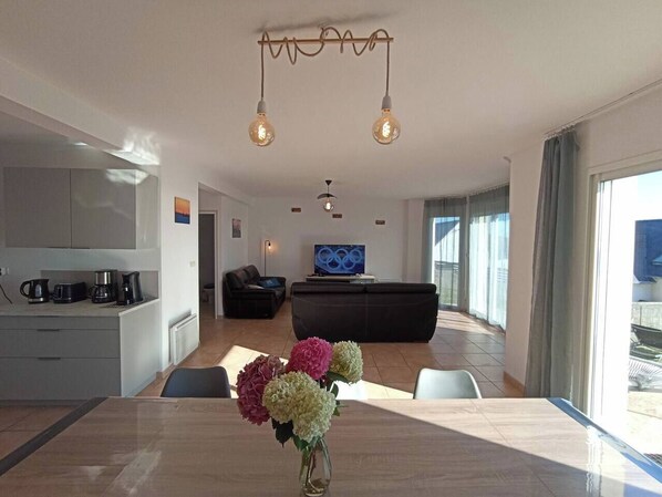 Interior - House with a view of the bay of Douarnenez, 400 Meters from Pentrez Beach (Saint-Nic)