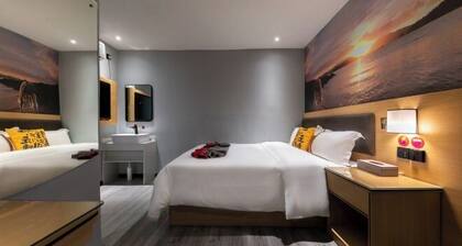 Courtyard by Marriott (Hainan College of Commerce and Industry Provincial Museum Store)