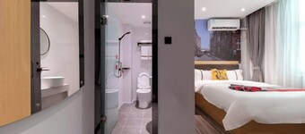 Courtyard by Marriott (Hainan College of Commerce and Industry Provincial Museum Store)