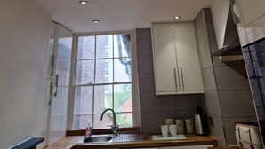 Oven - City Centre Duplex Sleeps 4 H9 (Hull)