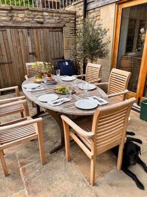 Cottage | Outdoor dining - Beautiful Cottage Near Bath (Bath)
