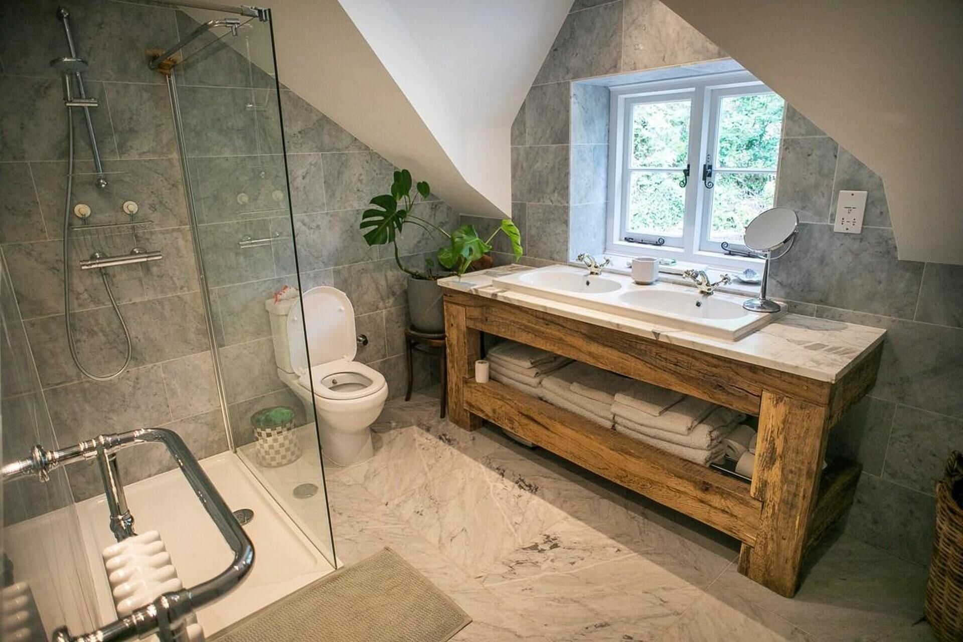 Cottage | Bathroom
