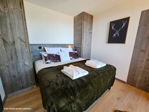 2 室のベッドルーム、アイロン / アイロン台、旅行用ベビーベッド、WiFi (無料)