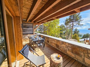 Outdoor dining - Appartement T2-CABINE B-02 - Collection Cassiopée (Font-Romeu-Odeillo-Via)