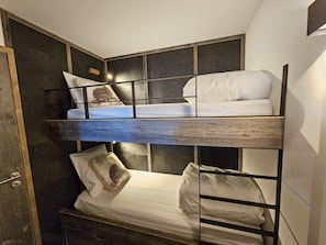 2 bedrooms, iron/ironing board, travel crib, WiFi (free) - Appartement T2-Cabine A-02 - Collection Cassiopée (Font-Romeu-Odeillo-Via)