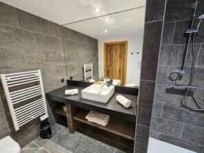 Hair dryer, towels - Appartement  B-01  T3 (Font-Romeu-Odeillo-Via)