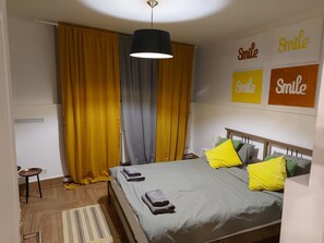 2 sovrum, skrivbord, strykjärn/strykbräda och gratis wi-fi